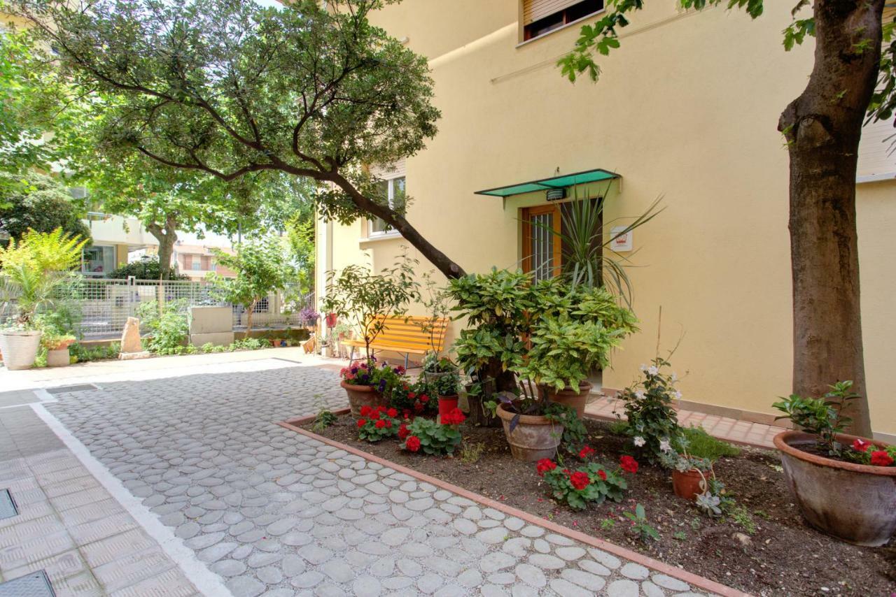 Hotel Nella Rímini Exterior foto